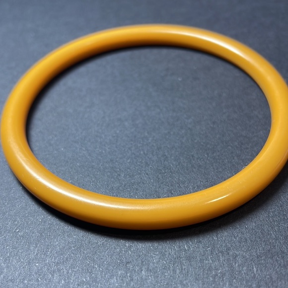 Bakelite Butterscotch Bangle - Picture 2 of 4